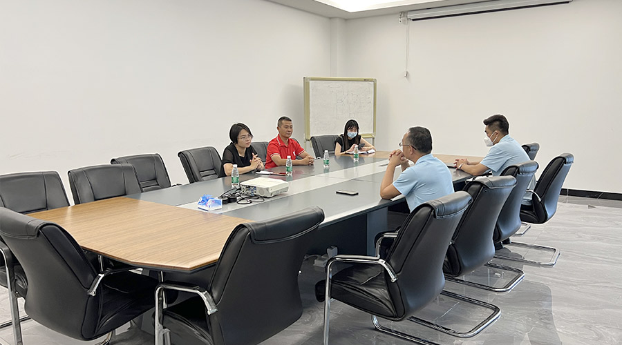 排憂(yōu)難 提信心！鶴城鎮書(shū)記蒞臨金環(huán)電器開(kāi)展暖企活動(dòng)