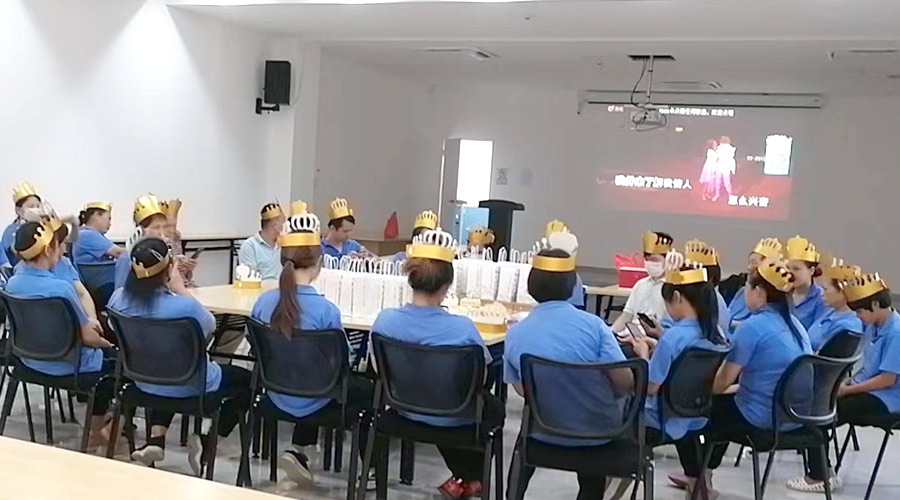 歡聚一堂 溫暖相伴！金環(huán)電器舉辦9月員工生日會(huì )