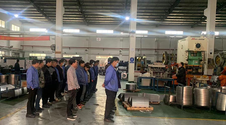 意氣奮發(fā)！金環(huán)電器沖壓車(chē)間組織人員開(kāi)展例行早會(huì )