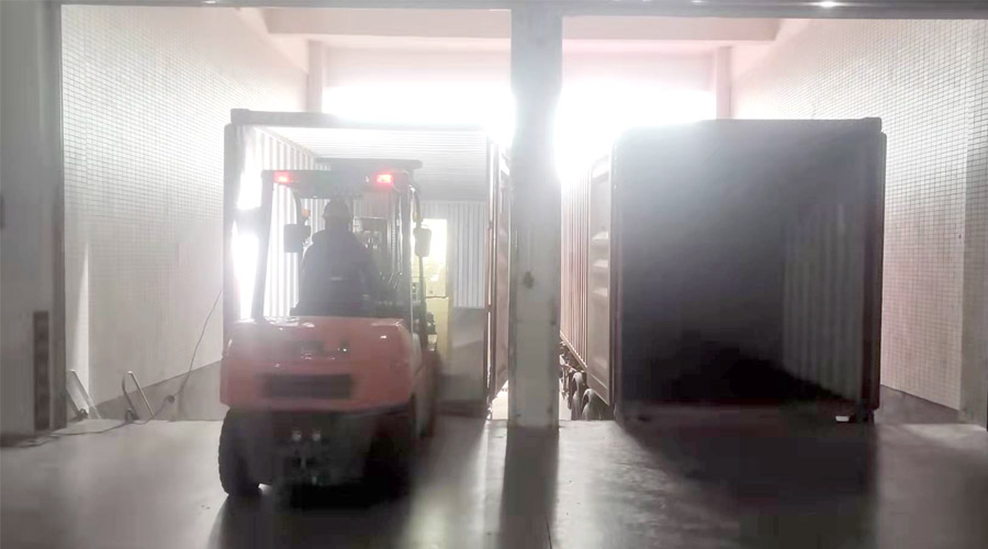 齊心協(xié)力為客戶(hù)！春節期間金環(huán)電器人員加班加點(diǎn)發(fā)貨