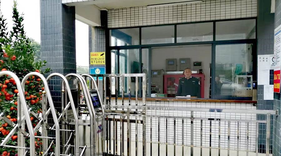 擔當與責任！金環(huán)電器保安春節堅守崗位